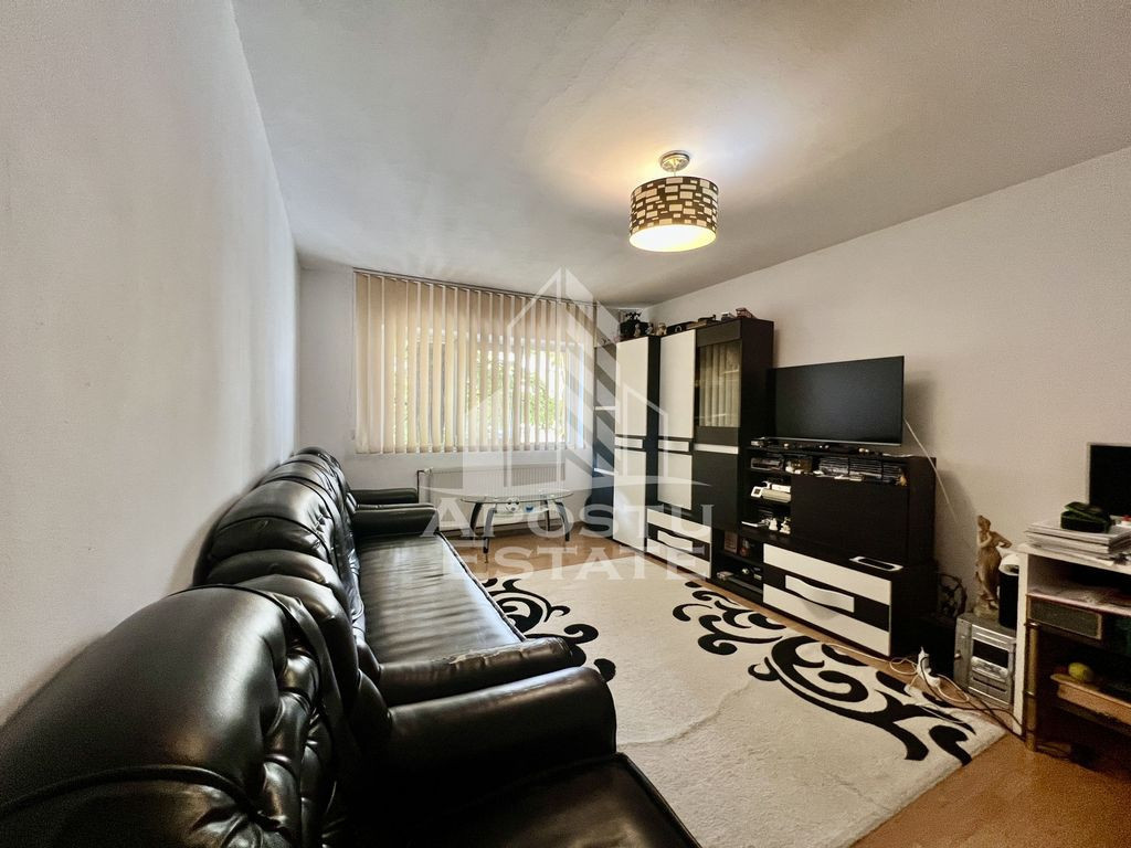 Apartament 3 camere, decomandat, 2 bai, centrala, zona Ba...