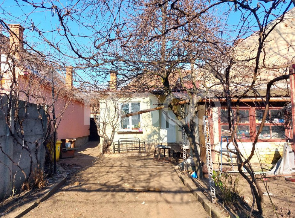 Casa individuala de vanzare 3 camere 90 mp teren liber 243 m