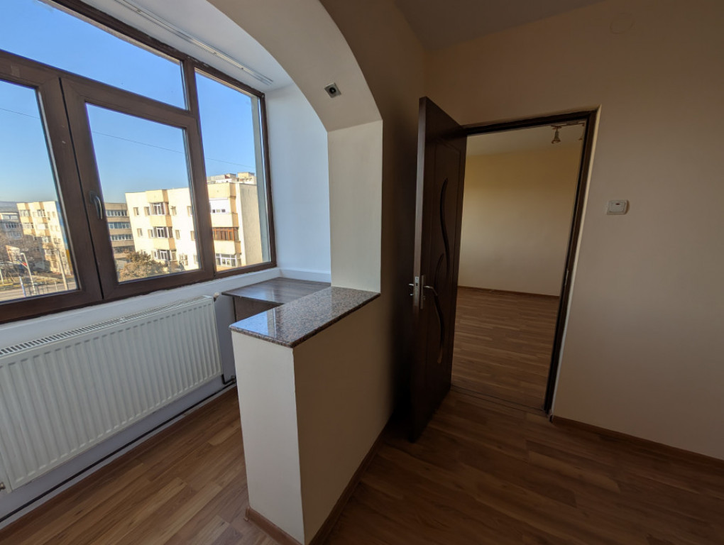 Zona Orizont- parcare mare , centrala proprie, izolat exteri