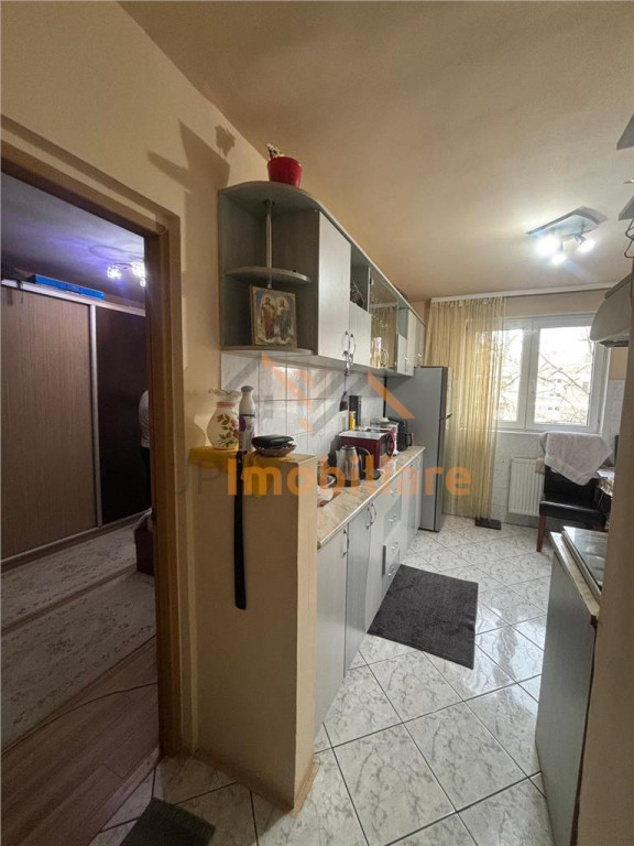 STUDIO ETAJ INTERMEDIAR/ ROGERIUS, LOC DE PARCARE