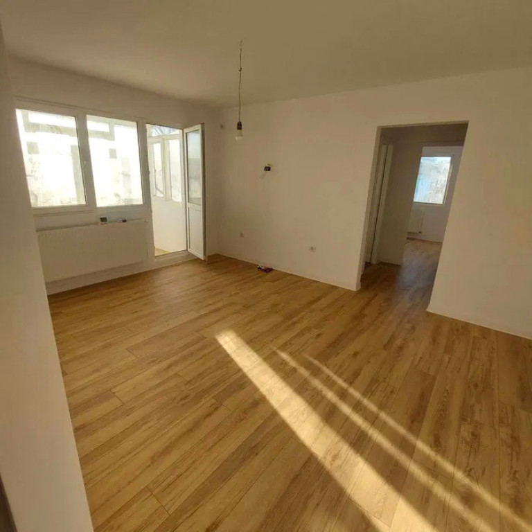 Apartament 2 camere renovat - bloc fără risc - Podul de Pi