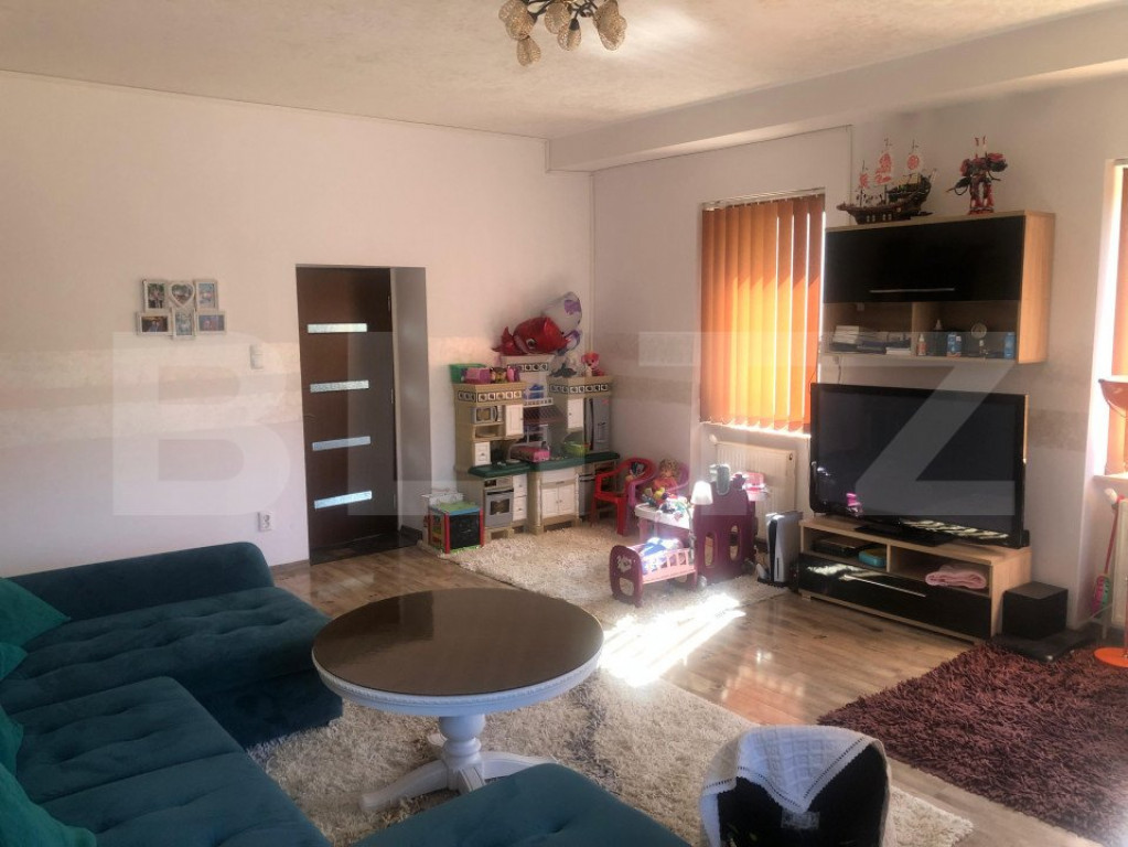 Casa de vânzare, cu 4 camere, 190 mp, zona Codrișor, Bistr