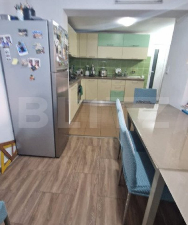 Casa de vanzare, cu 3 camere, 95 mp, individuala, zona Crait