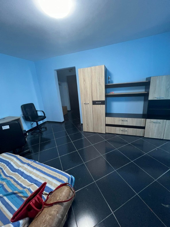 Apartament 3 camere Viziru 1 parter ,doua balcoane.