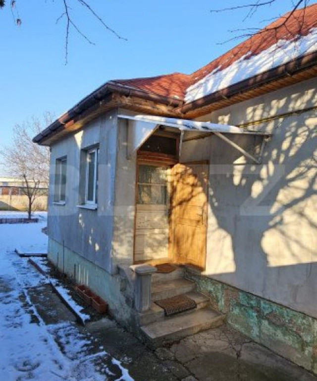 Casa cu 3 camere 85 mp, teren 453mp, individuala, zona Barto