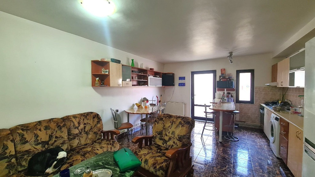Casa Deva, situata central pret redus