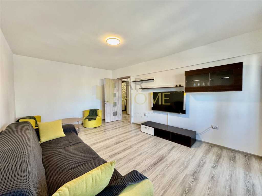 Apartament 3 camere, prima , zona Democratiei Sud, Ploiesti.