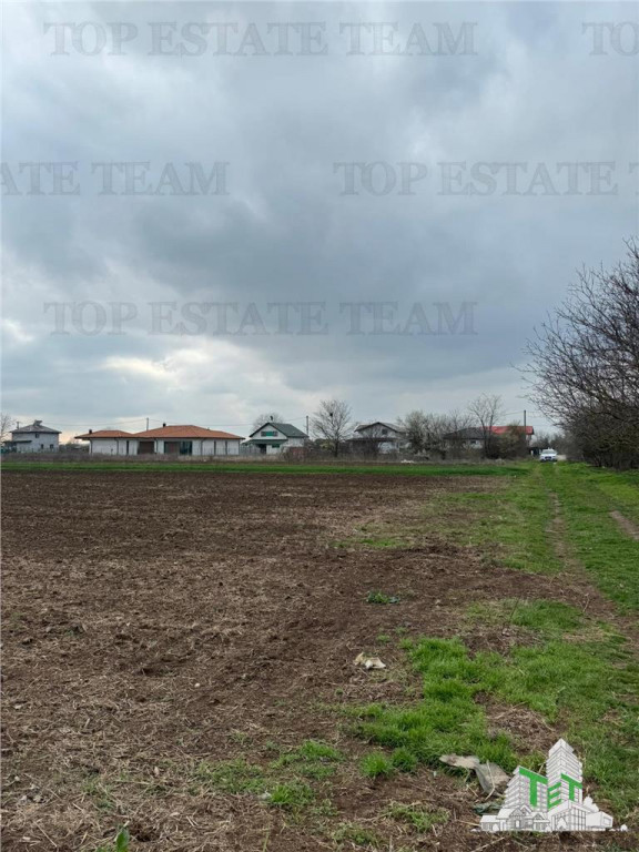 Teren Intravilan 2000 mp – Locatie Ideala pentru Casa V...