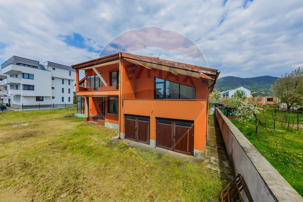 Clădire ideală pentru clinică, grădiniță sau cabine...