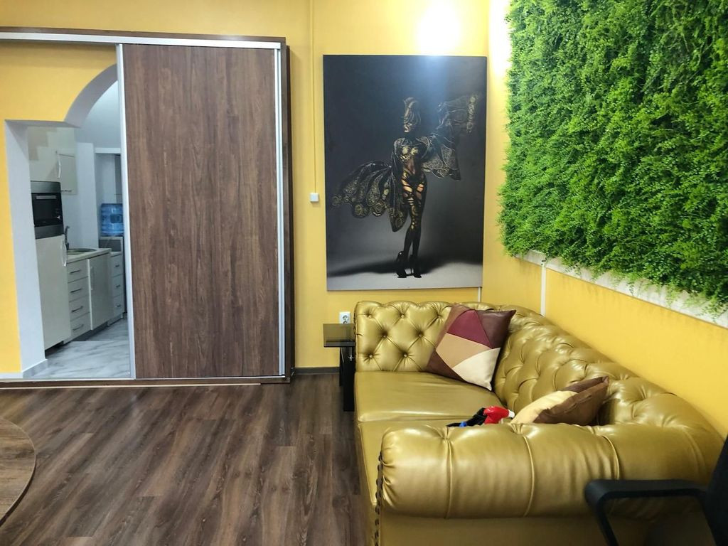 Casa de inchiriat P+1E+M - Piata Centrala