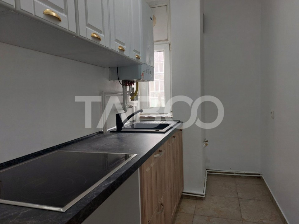 Apartament de inchiriat 3 camere balcon etaj 1 Pet Friendly