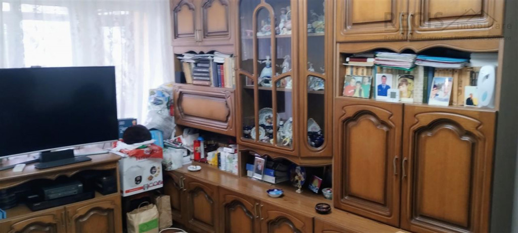 Apartament 3 camere semidecomandat cartier Obor