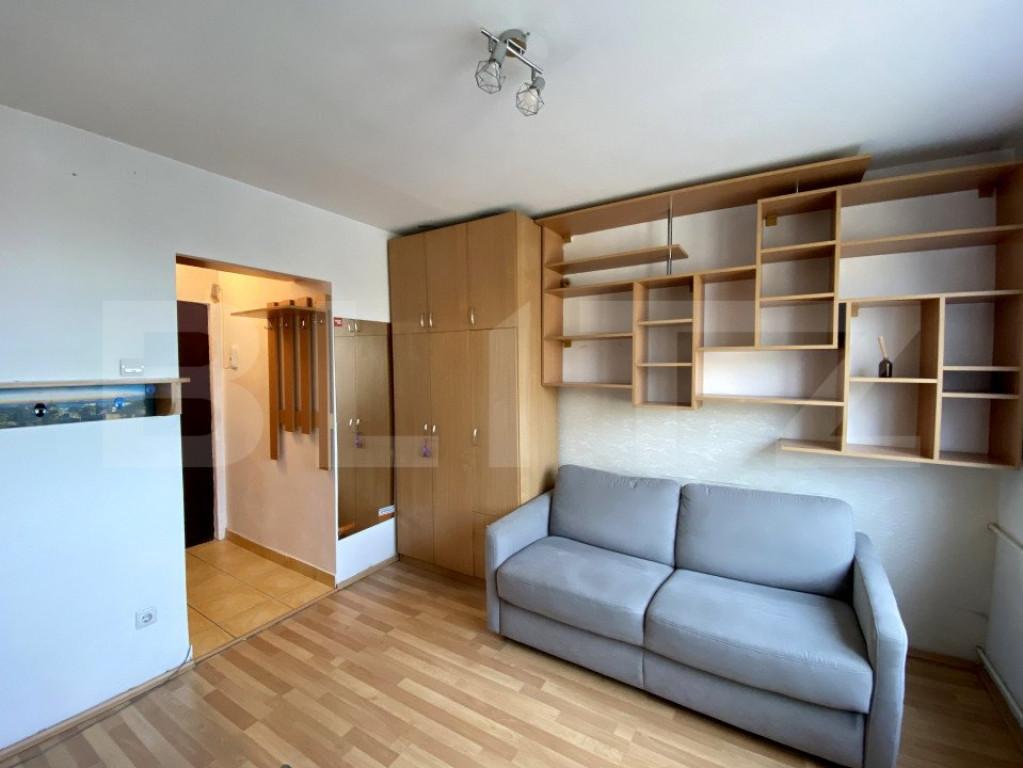 Garsoniera de închiriat, 22 mp, vedere panoramica, zona Pia