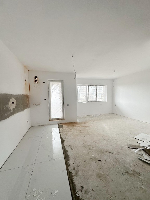 [METALURGIEI-GRAND ARENA] Garsoniera 34 mp- etaj intermediar