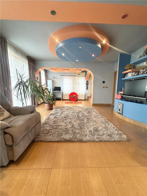 Casa P 1 M pod inalt, placa de beton intre etaje, Zona Km 4