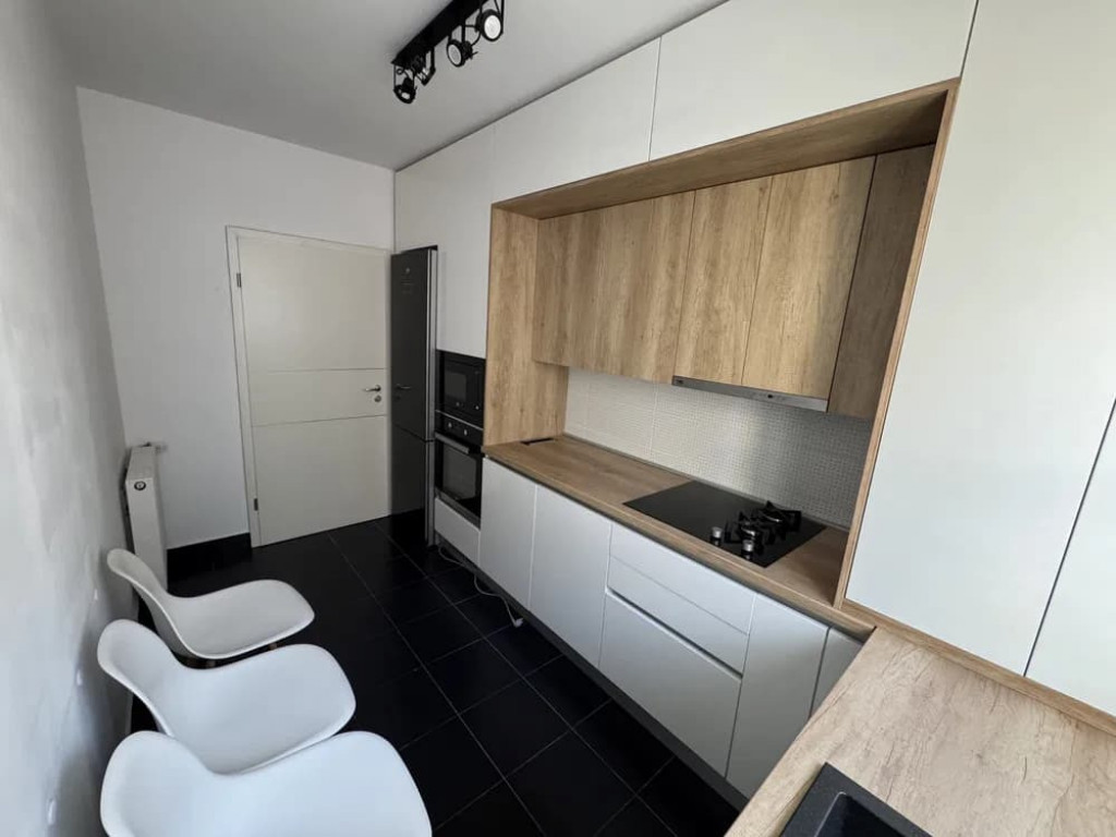 Apartament cu 2 camere, decomandat Avantgarden 3.