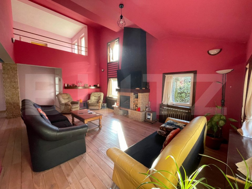 Casa de vanzare, cu 6 camere, 240 mp, 700mp teren, zona Vale
