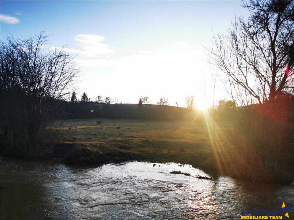 Teren extravilan cu acces la paraul Vulcanita, 5.200 mp, Vul