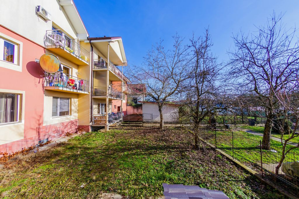 Apartament de vanzare Victoriei, garaj și curte proprie