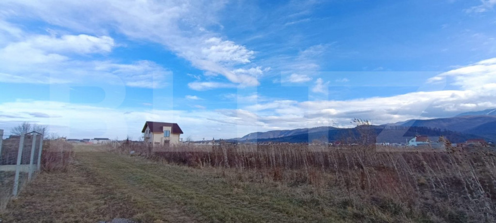 Urgent !Teren intravilan cu utilitati - Zarnesti