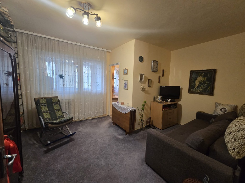 Metrou Stefan Cel Mare-garsoniera et 3, bloc mixt, constr. 1985, reabi