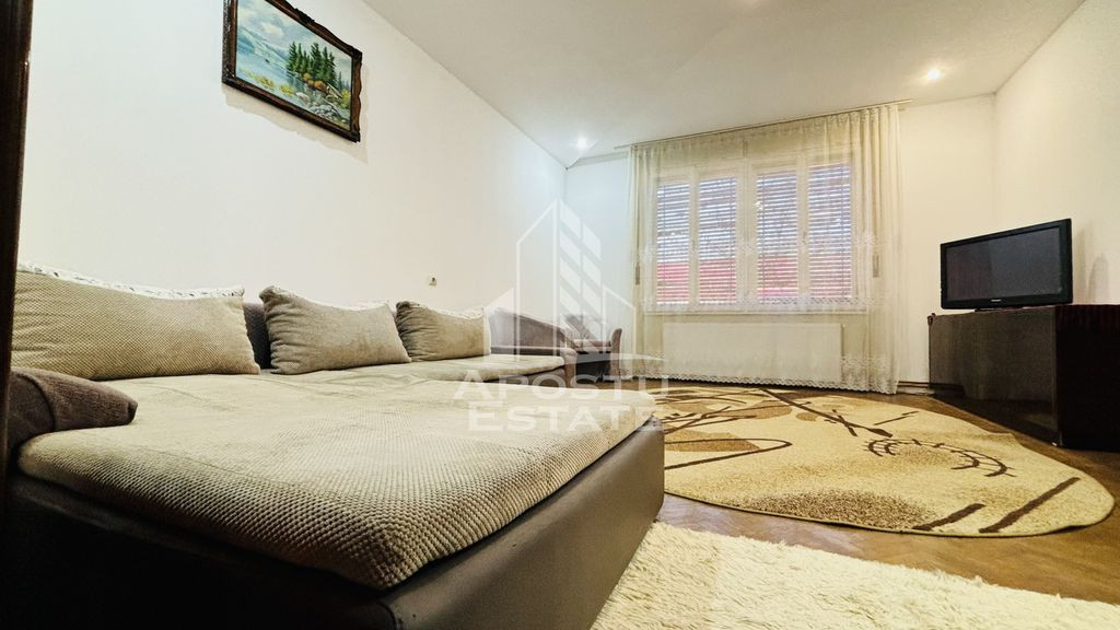 Apartament la casa cu 3 camere, centrala proprie, Zona Od...