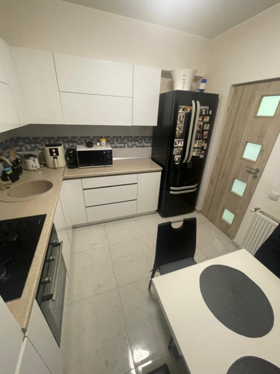 Casa cu 3 camere | toate utilitatile | semimobilata