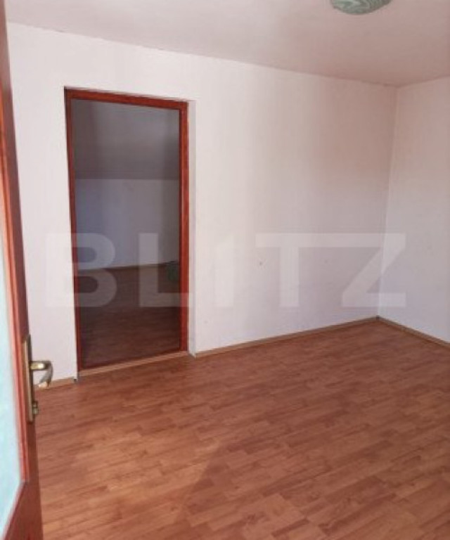 Casa de vanzare cu 5 camere