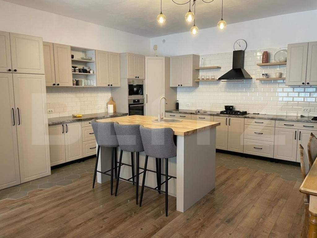 Ocazie!Duplex de lux, ultrafinisat, 210 mp utili , 1500 mp t