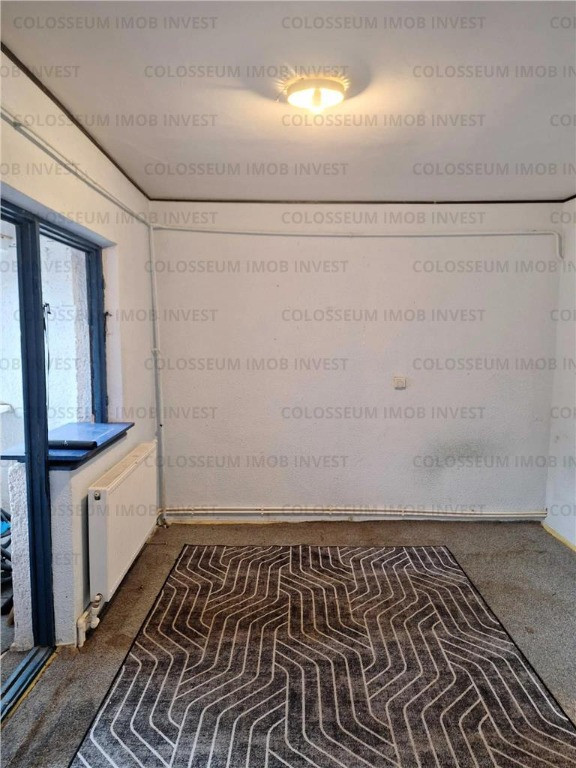 Racadau - Garsoniera decomandata cu balcon!