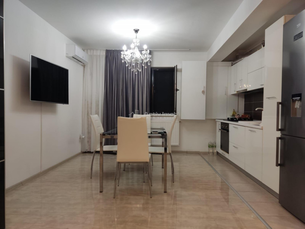Apartament cu 2 camere curte-Mobilat si Utilat Lux-Parcare-S