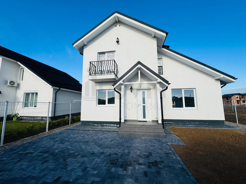 Vila 4 camere Crevedia Lac