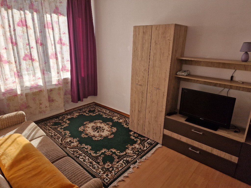 Garsoniera zona Astra