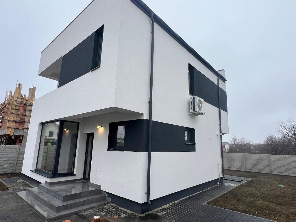 Vila Com. Berceni 4 camere // 3 bai