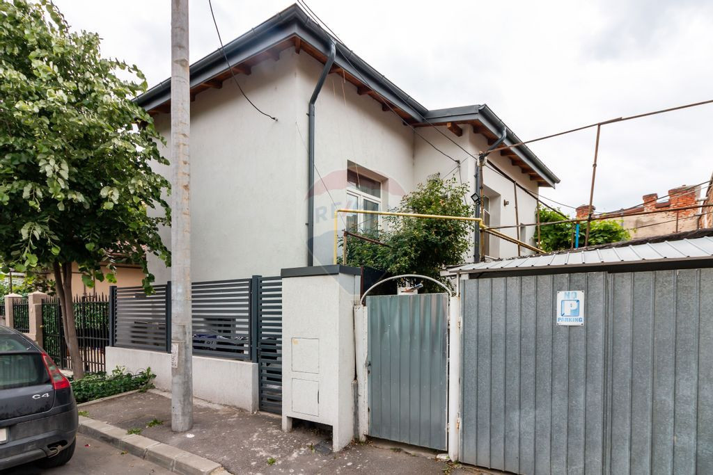 Casă / Vilă cu 4 camere de vânzare în zona Turda