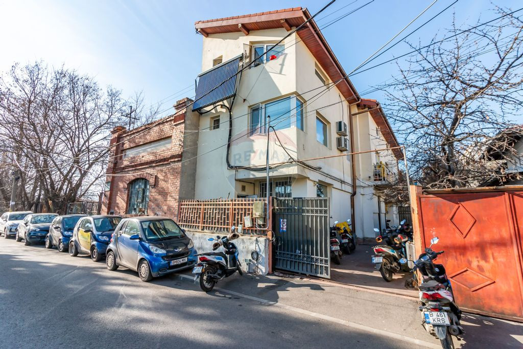 Vanzare Bucur Obor | Casa P+1+M | 10+ Camere | Camin Munc...