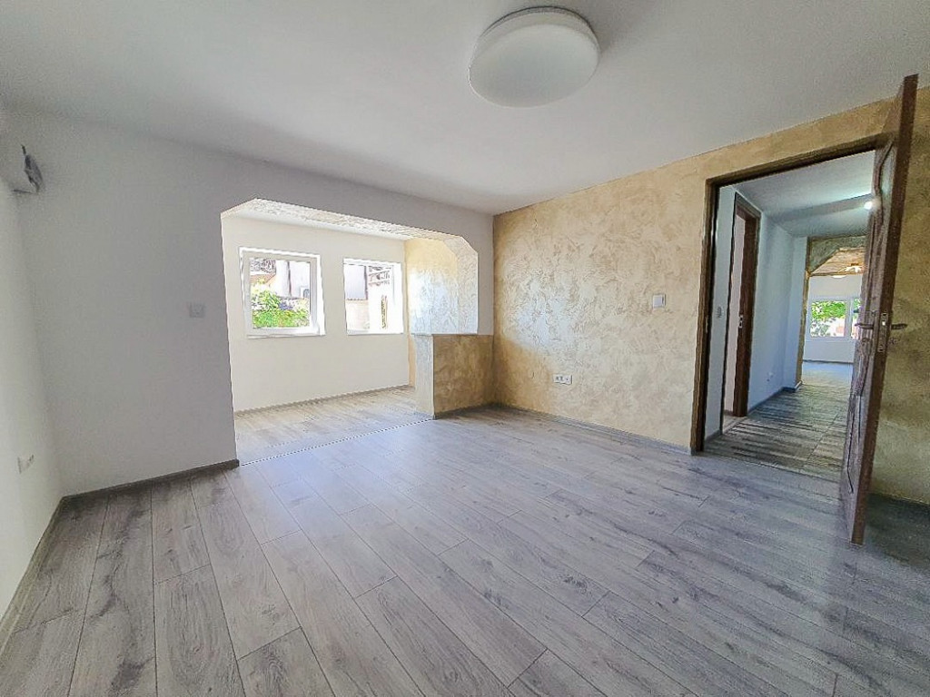 Casa Micsunele Bascov Arges