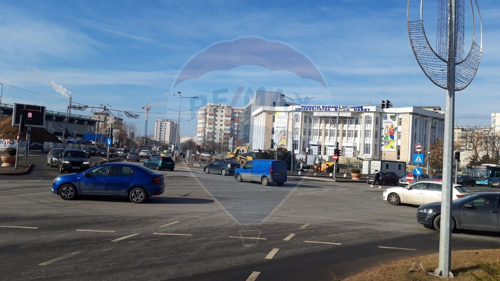 Apartament 4 camere decomandat Metrou Aparatorii Patriei