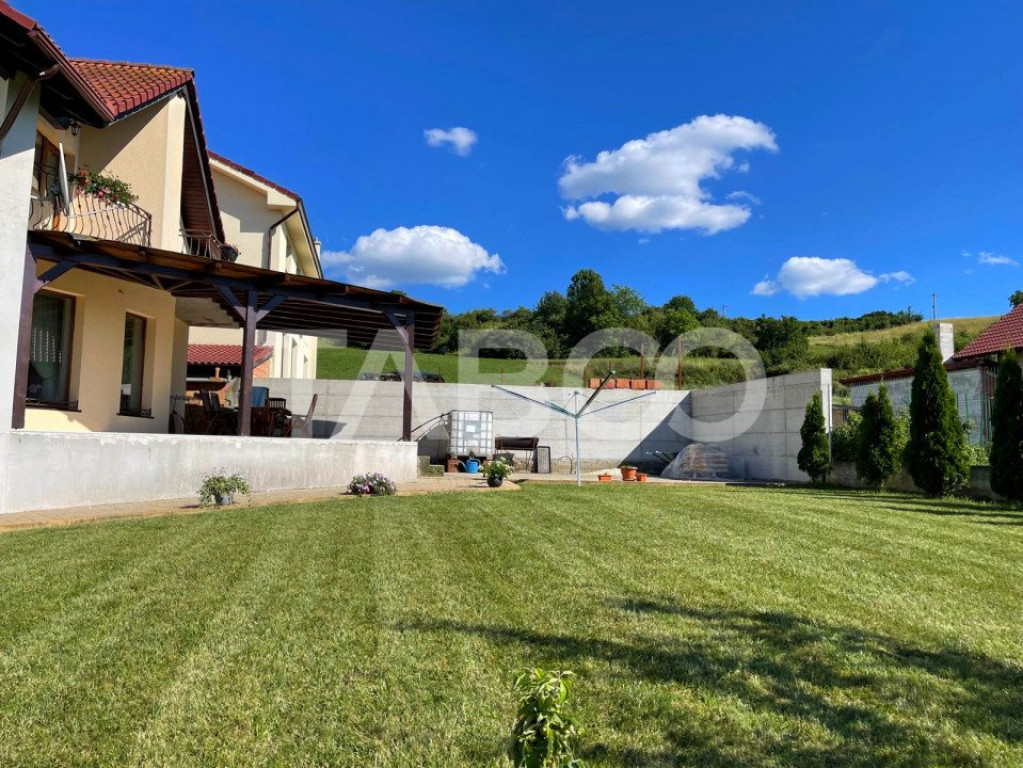 Casa individuala 4 camere 135 mpu garaj pivnita teren 588 mp