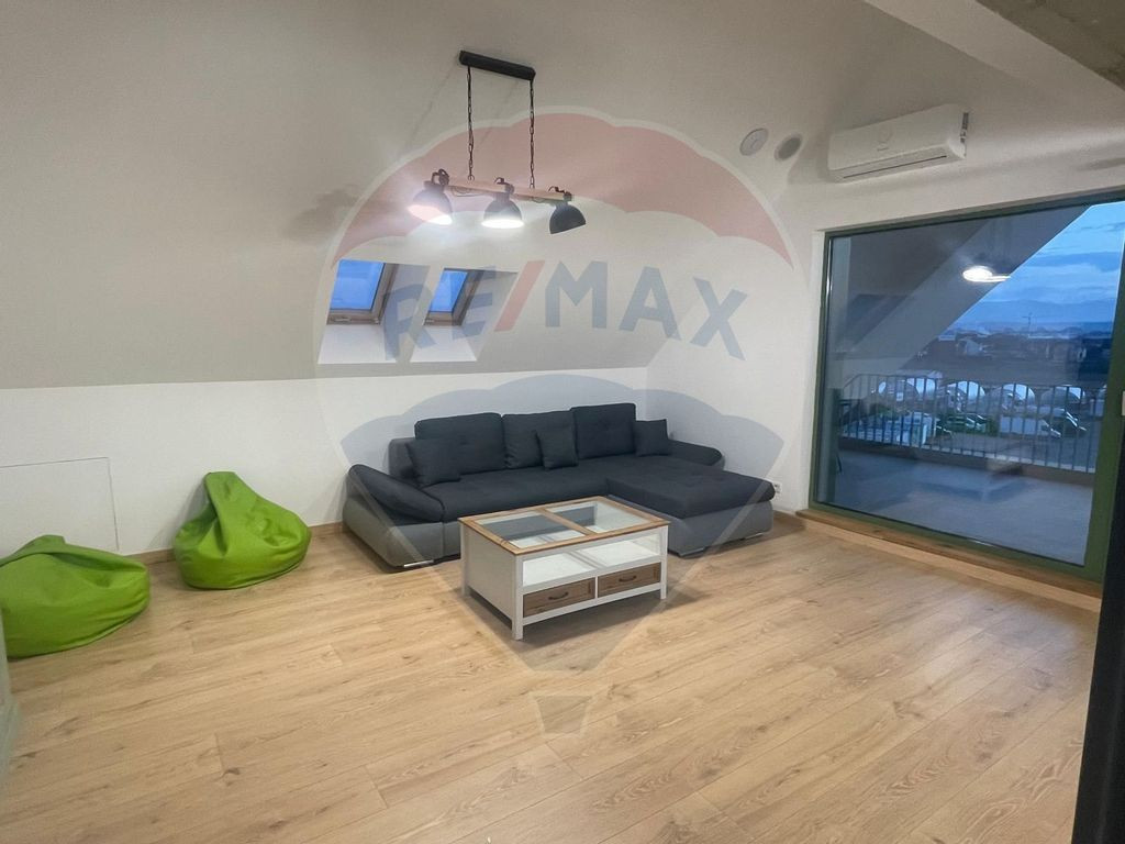 Penthouse de vanzare cu vedere la Turnul Sfatului