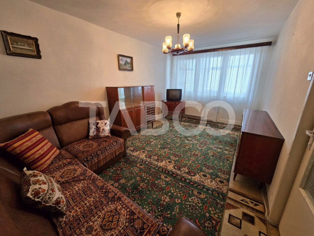 Apartament decomandat 48 mpu etaj 1 balcon pivnita Siretului