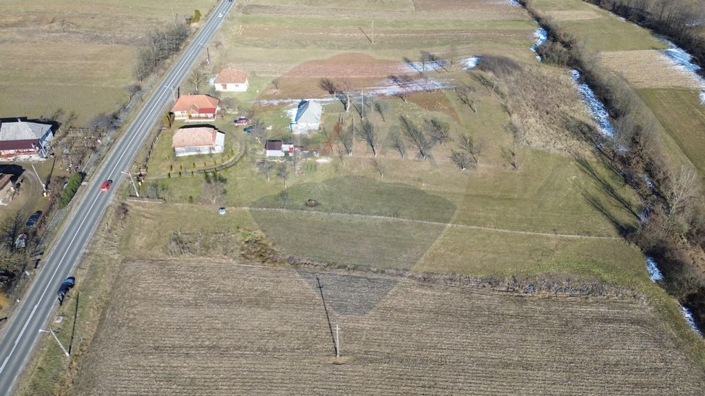 OCAZIE!! Teren intravilan de vânzare în Berința, toate...