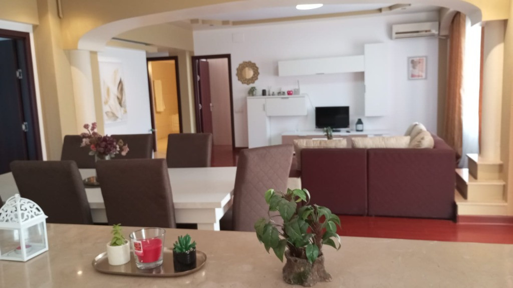 Ap.3 cam. 127 mp+80mp terasa, mobilat si utilat, Bulevardul Pipera 131