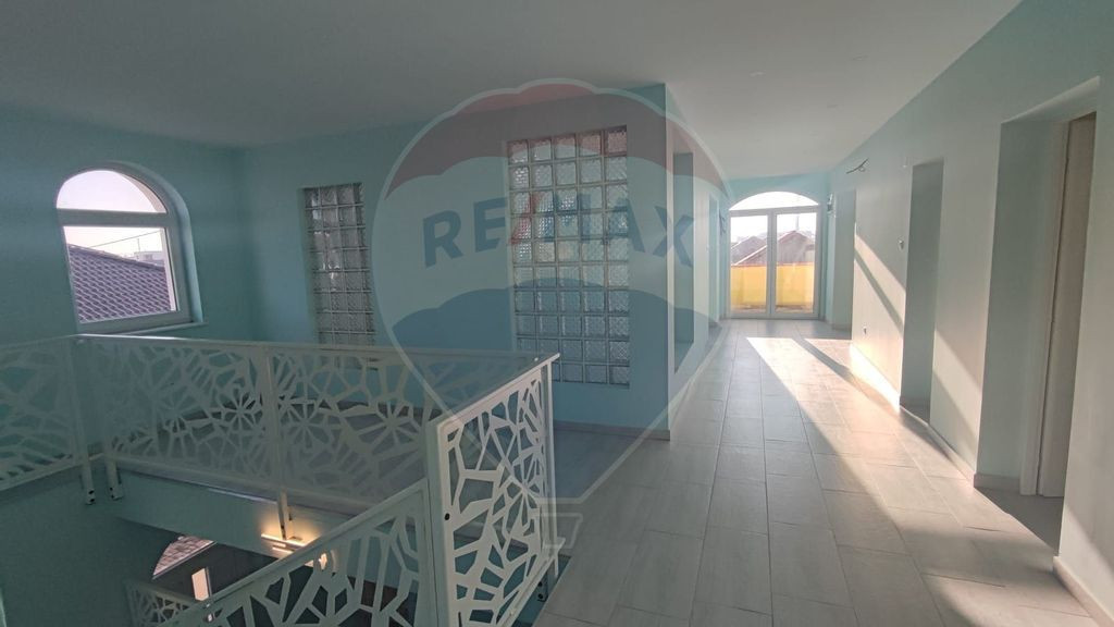 De inchiriat spatiu generos nerezidential la casa/mansard...