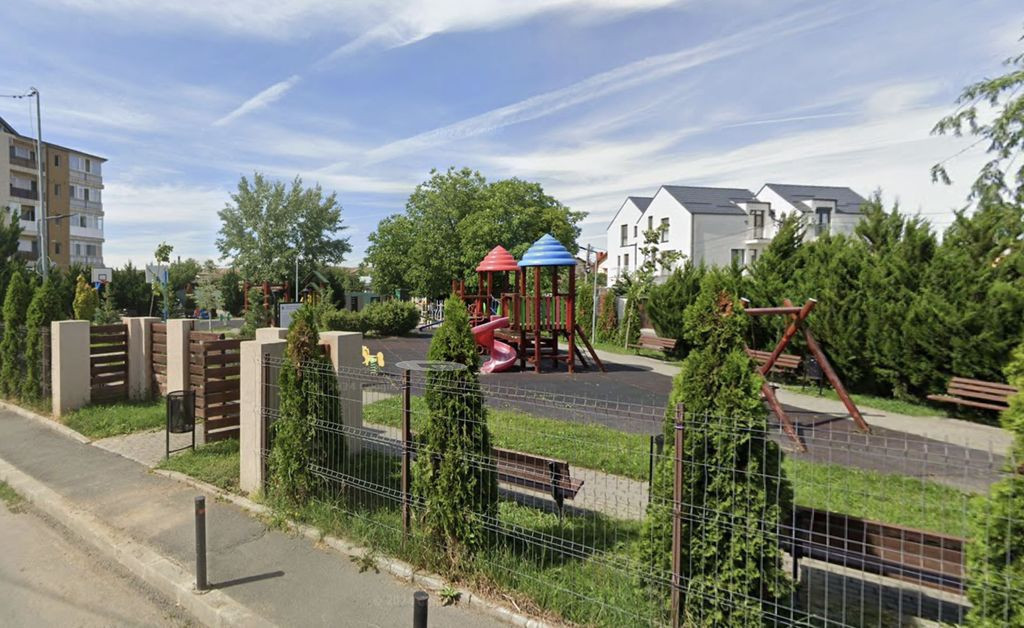 Gorsoniera, total decomandată, cu loc de parcare, bloc 2012