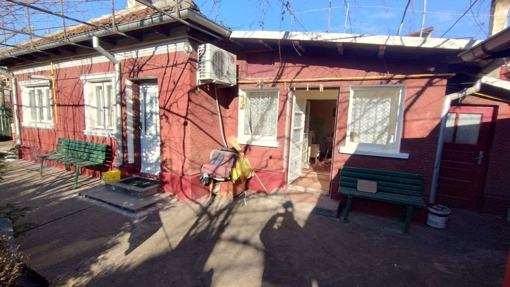 Casă chirpic Brătianu cu teren mare