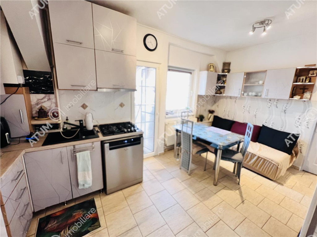 Apartament 3 camere decomandate 2 bai balcon zona Mihai Vite