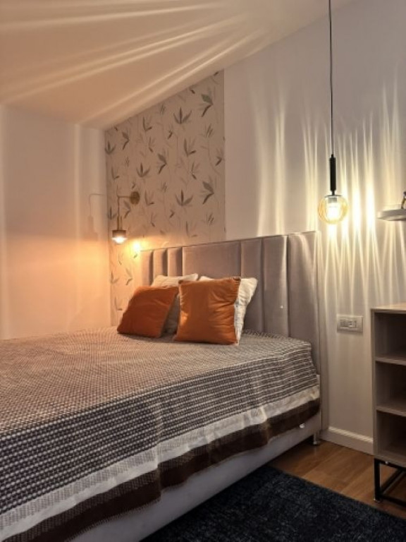 Inchiriez apartament 3 camere,semidecomandat,48mp, Politehnica,550euro