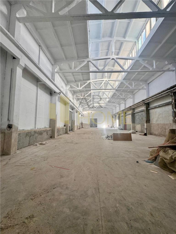 Hala industriala si curte betonata, in Ploiesti, zona Mihai