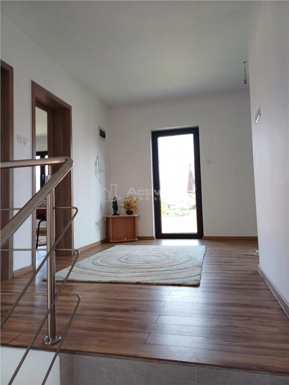 Case de langa liceu in Talmaciu